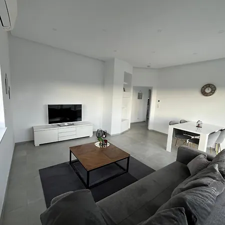 Neubau Penthouse - Mit Schoener Aussicht - 15min Von Koeln *