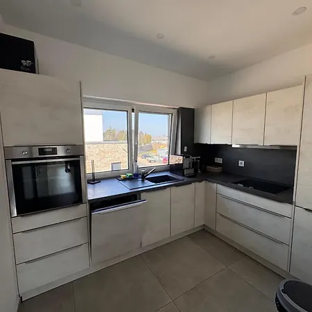 Neubau Penthouse - Mit Schoener Aussicht - 15min Von Koeln Lägenhet *