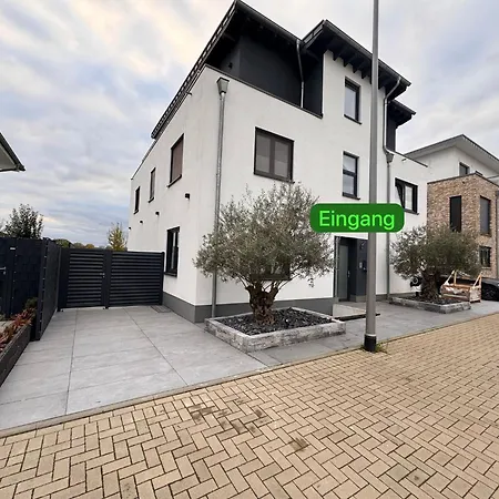 Neubau Penthouse - Mit Schoener Aussicht - 15min Von Koeln Pulheim