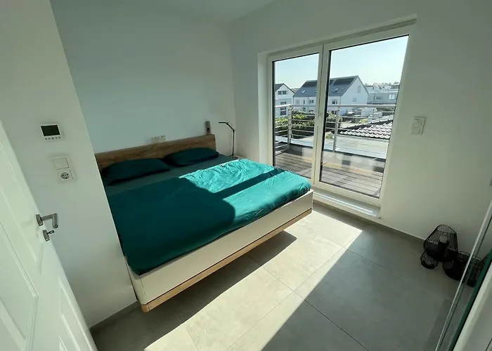 Neubau Penthouse - Mit Schoener Aussicht - 15min Von Koeln *