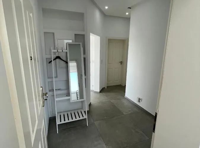 Neubau Penthouse - Mit Schoener Aussicht - 15min Von Koeln