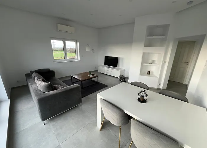 Neubau Penthouse - Mit Schoener Aussicht - 15min Von Koeln * Pulheim