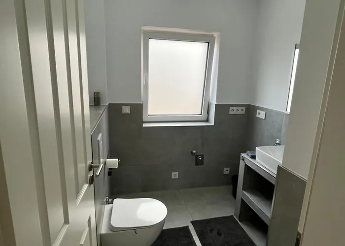 Neubau Penthouse - Mit Schoener Aussicht - 15min Von Koeln Pulheim