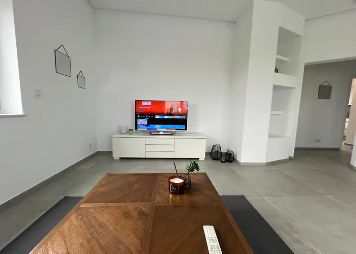 Neubau Penthouse - Mit Schoener Aussicht - 15min Von Koeln