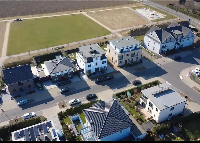Neubau Penthouse - Mit Schoener Aussicht - 15min Von Koeln